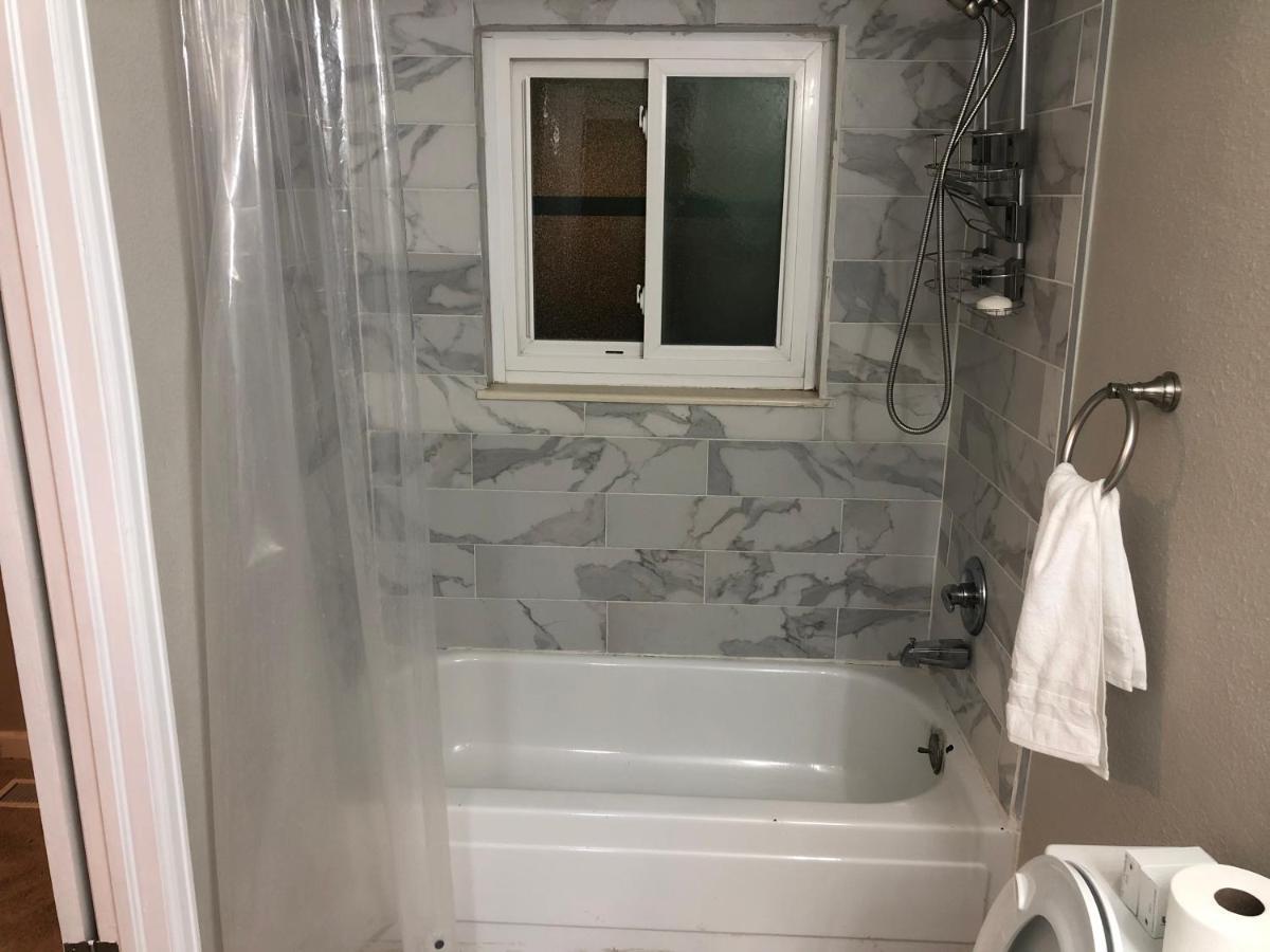 Milehi Vacation Home Pet Friendly Aurora Extérieur photo